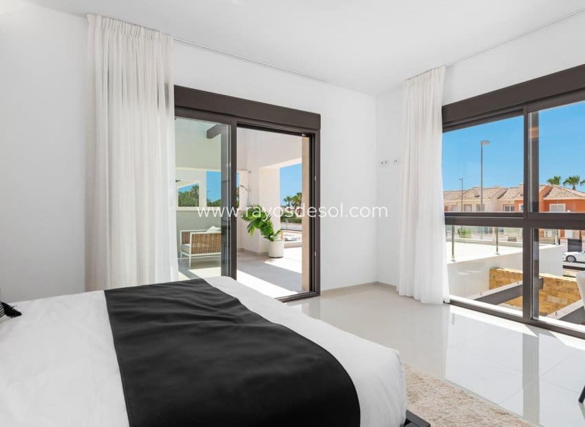 3 soverom Villa til salgs i Rojales med svømmebasseng - € 884 450 (Ref: 9322187)