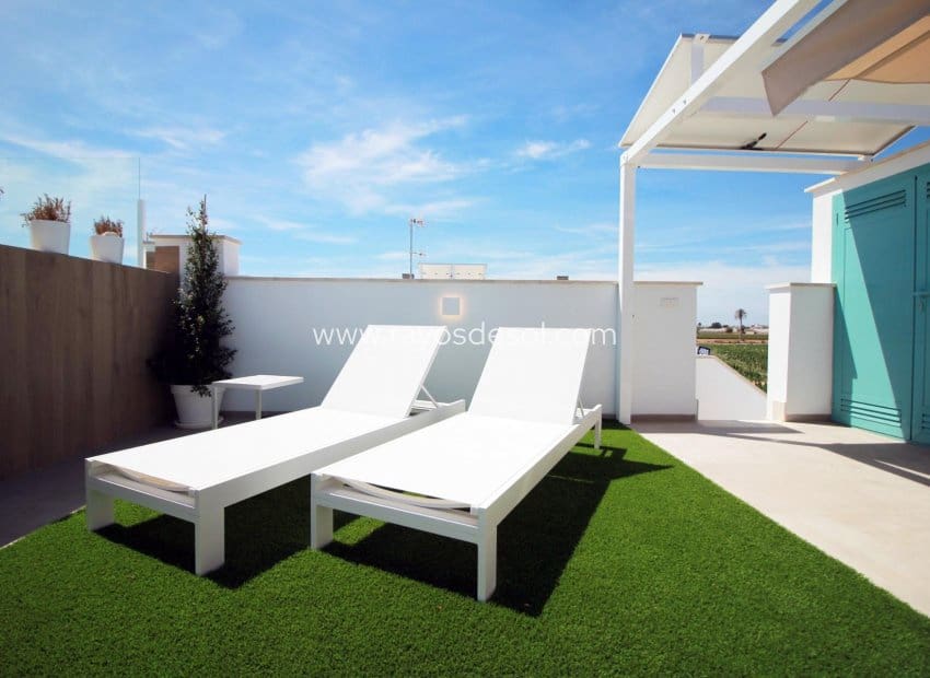2 quarto Apartamento para venda em Torre de la Horadada com piscina - 395 000 € (Ref: 9322192)