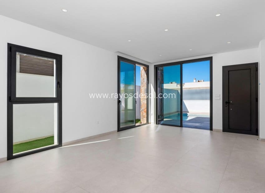 3 slaapkamer Appartement te koop in Pilar de la Horadada met zwembad - € 339.900 (Ref: 9322195)