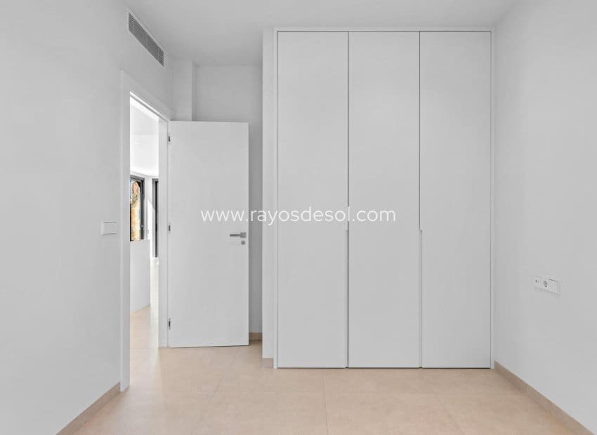 3 slaapkamer Appartement te koop in Pilar de la Horadada met zwembad - € 339.900 (Ref: 9322195)