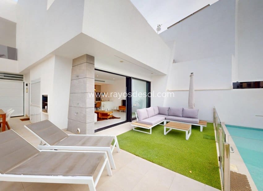 3 slaapkamer Villa te koop in Santiago de la Ribera met zwembad - € 399.000 (Ref: 9330057)