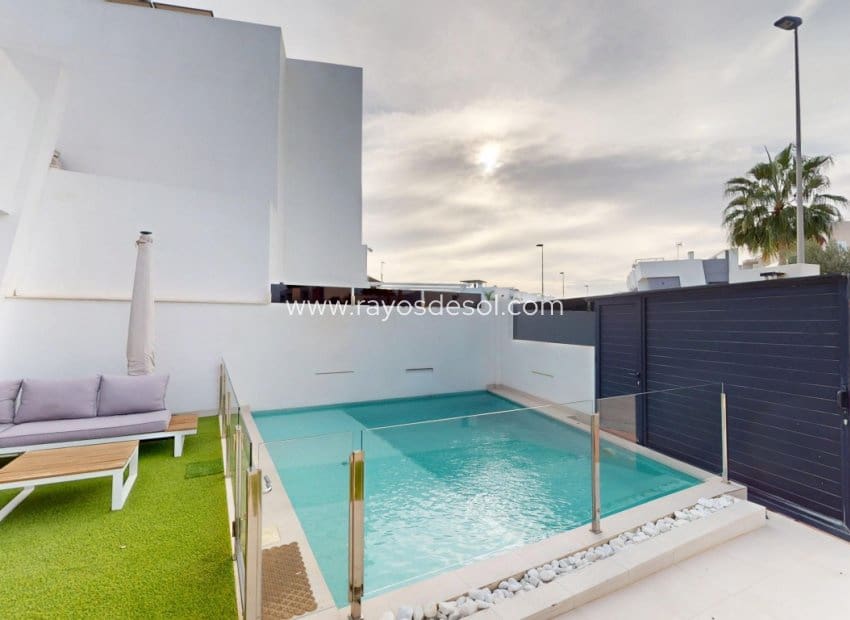 3 slaapkamer Villa te koop in Santiago de la Ribera met zwembad - € 399.000 (Ref: 9330057)