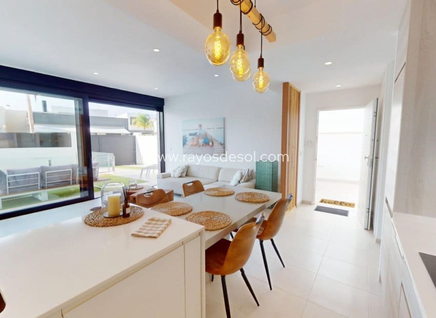 3 slaapkamer Villa te koop in Santiago de la Ribera met zwembad - € 399.000 (Ref: 9330057)