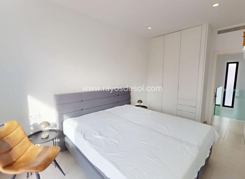 3 slaapkamer Villa te koop in Santiago de la Ribera met zwembad - € 399.000 (Ref: 9330057)