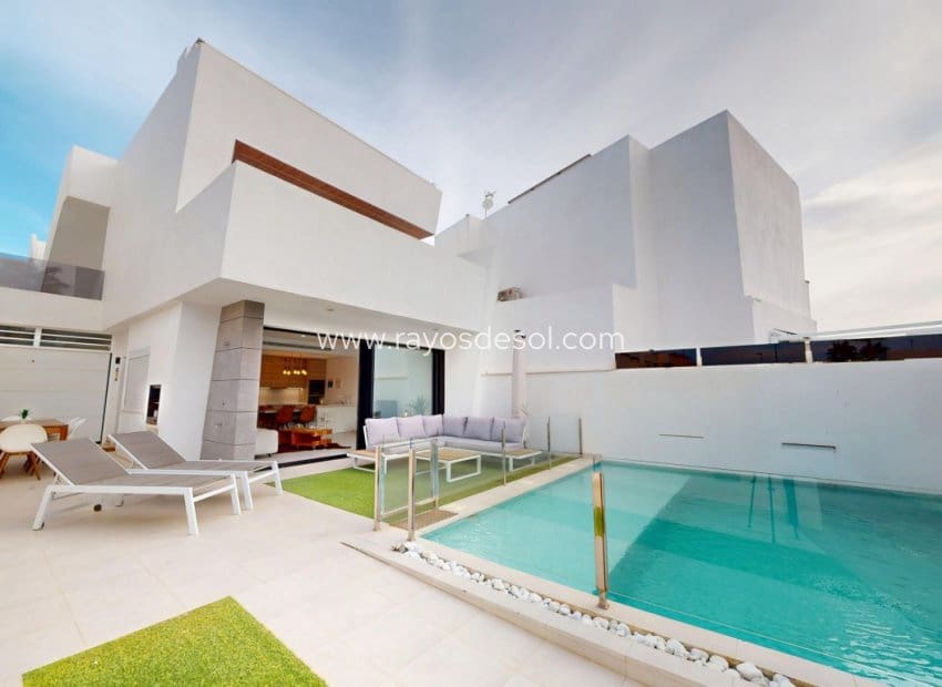 3 slaapkamer Villa te koop in Santiago de la Ribera met zwembad - € 399.000 (Ref: 9330057)