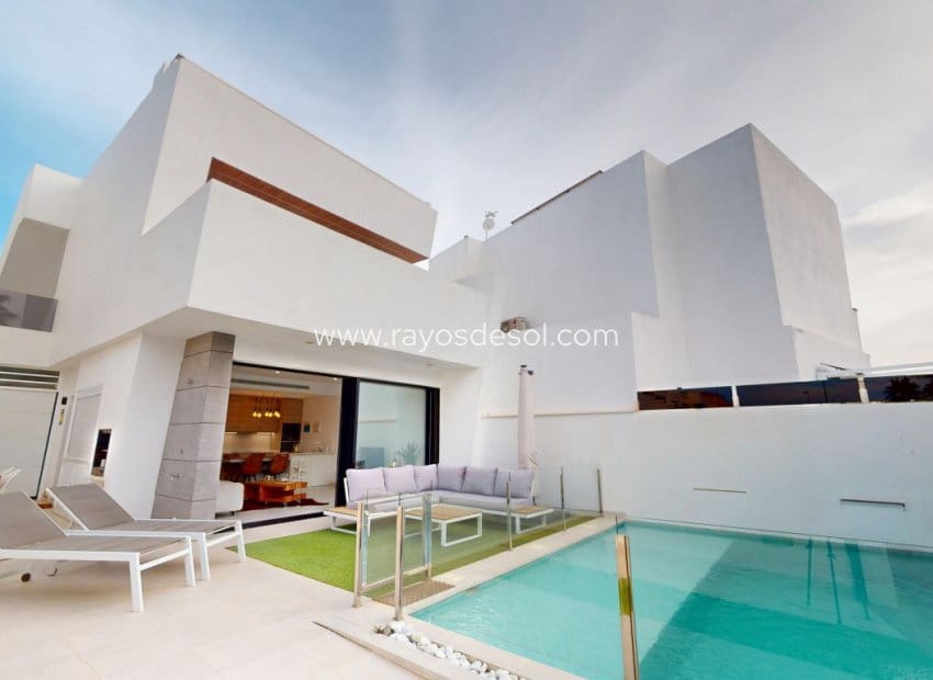 3 slaapkamer Villa te koop in Santiago de la Ribera met zwembad - € 399.000 (Ref: 9330057)