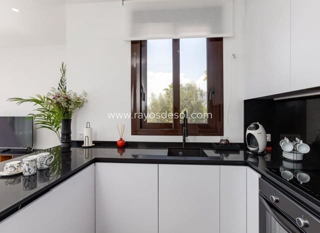 4 bedroom Villa for sale in Finestrat Pueblo, Finestrat with pool - € 750,000 (Ref: 9343313)