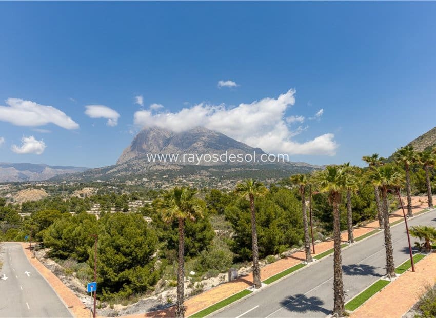 3 bedroom Villa for sale in Finestrat with pool - € 695,000 (Ref: 9343314)
