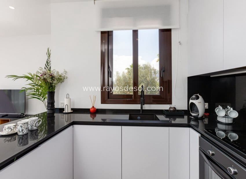 Chalet de 3 habitaciones en Finestrat en venta con piscina - 735.000 € (Ref: 9343314)