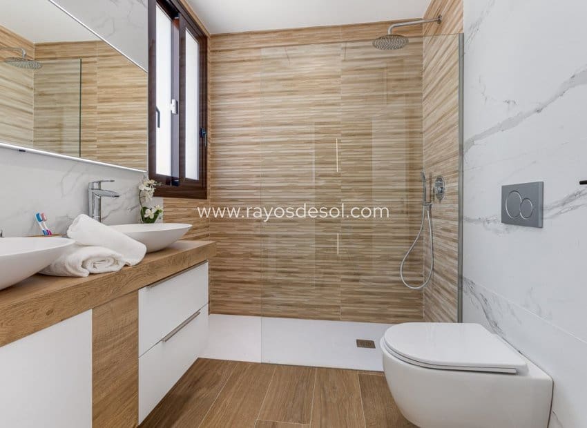 Chalet de 3 habitaciones en Finestrat en venta con piscina - 735.000 € (Ref: 9343314)