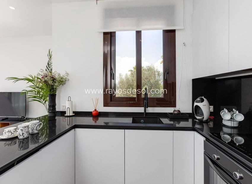 3 makuuhuone Huvila myytävänä paikassa Finestrat mukana uima-altaan - 920 000 € (Ref: 9343316)