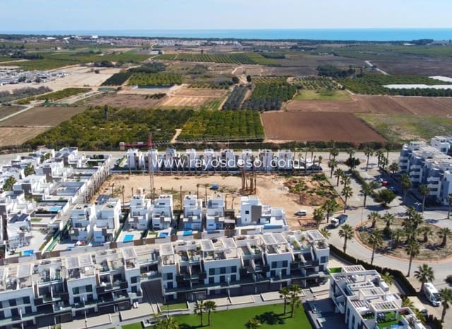 2 soverom Penthouse til salgs i El Raso, Guardamar del Segura med svømmebasseng - € 375 000 (Ref: 9348728)