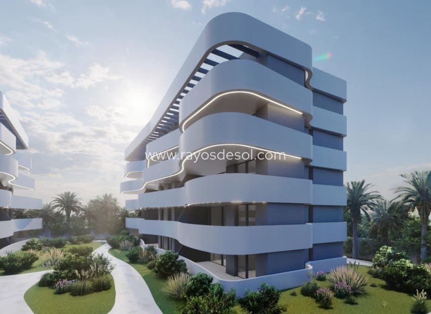 Ático de 2 habitaciones en El Raso en venta con piscina - 375.000 € (Ref: 9348728)