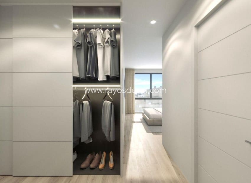 2 soverom Penthouse til salgs i Torrevieja med svømmebasseng - € 349 000 (Ref: 9380126)