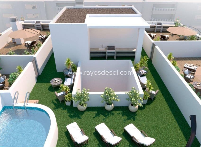 2 soverom Penthouse til salgs i Torrevieja med svømmebasseng - € 349 000 (Ref: 9380126)