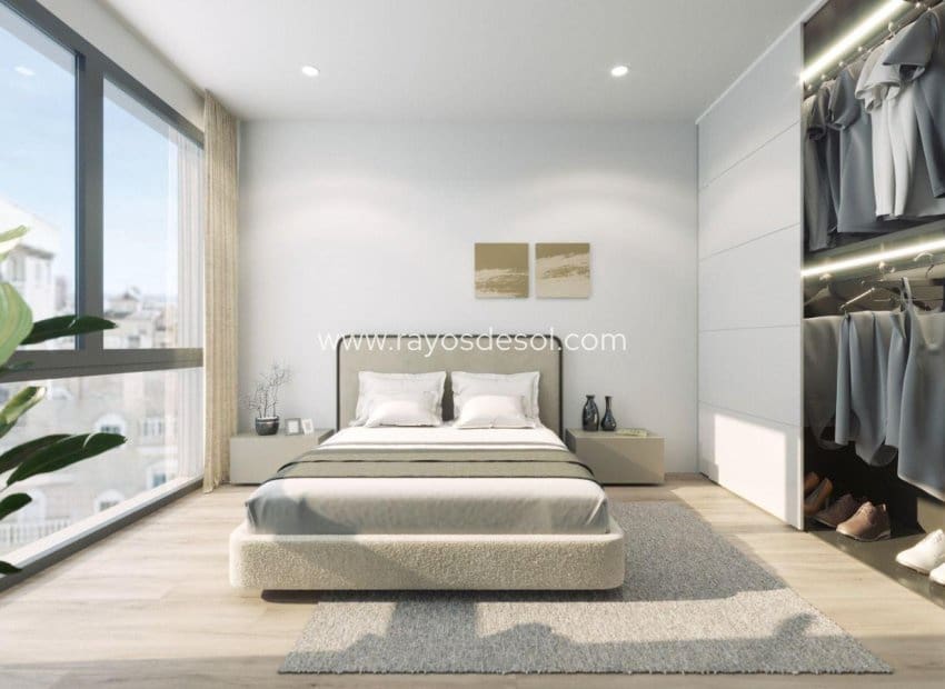 Ático de 2 habitaciones en Torrevieja en venta con piscina - 349.000 € (Ref: 9380126)