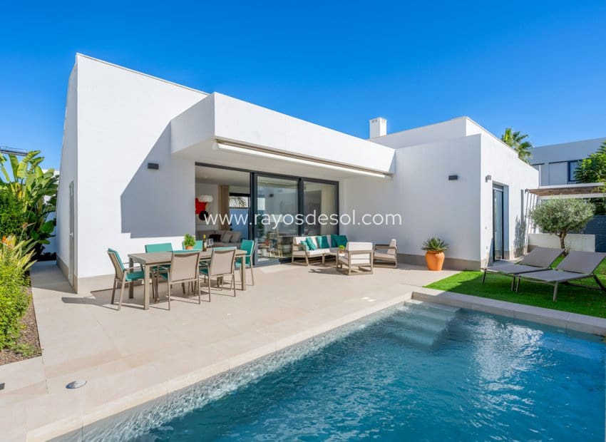 3 soverom Villa til salgs i Mar de Cristal med svømmebasseng - € 470 000 (Ref: 9380136)