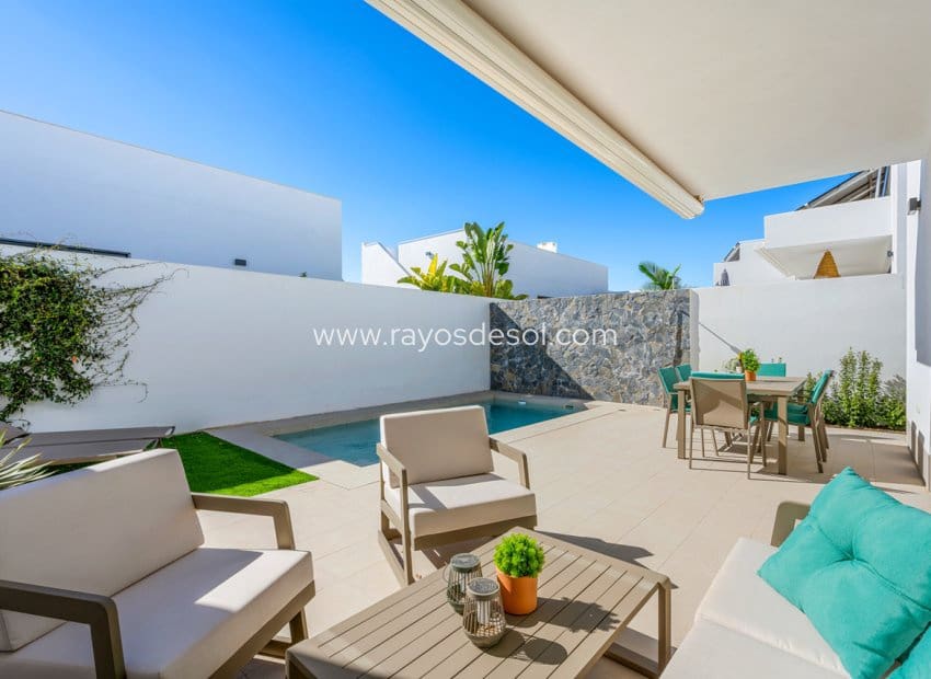 3 soverom Villa til salgs i Mar de Cristal med svømmebasseng - € 470 000 (Ref: 9380136)