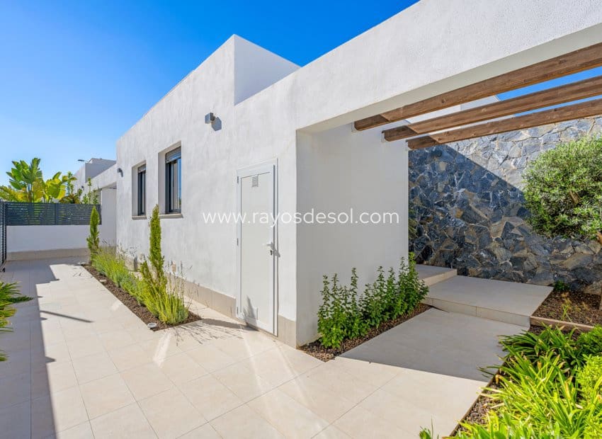 3 soverom Villa til salgs i Mar de Cristal med svømmebasseng - € 470 000 (Ref: 9380136)