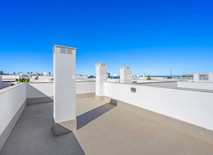 3 soverom Villa til salgs i Mar de Cristal med svømmebasseng - € 470 000 (Ref: 9380136)