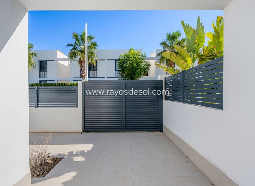 3 soverom Villa til salgs i Mar de Cristal med svømmebasseng - € 470 000 (Ref: 9380136)