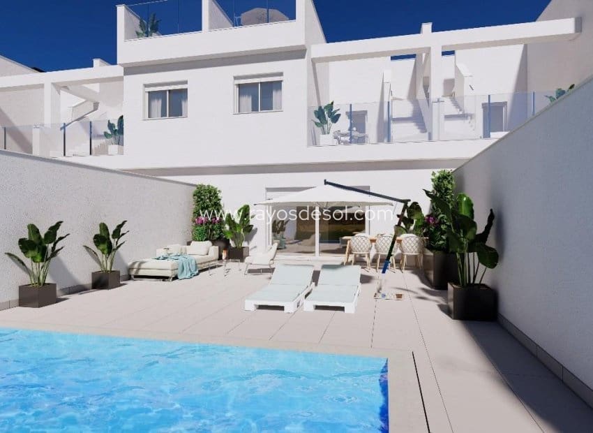 3 makuuhuone Omakotitalo myytävänä paikassa Los Alcazares mukana uima-altaan - 382 000 € (Ref: 9380757)