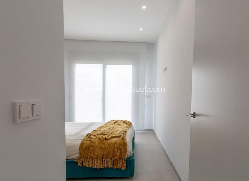 3 bedroom Apartment for sale in Finestrat with pool - € 470,000 (Ref: 9391085)