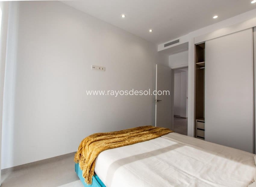 3 quarto Penthouse para venda em Finestrat com piscina - 565 000 € (Ref: 9391088)