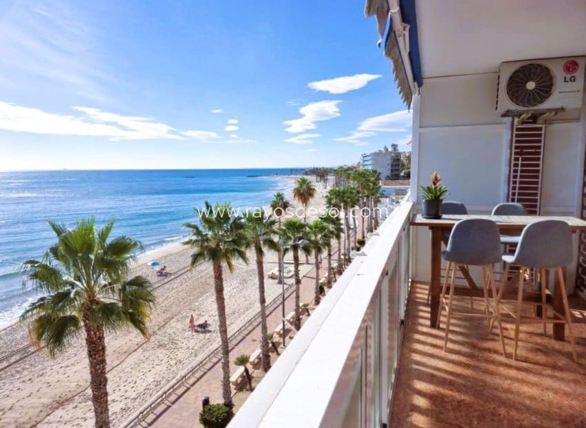 2 bedroom Apartment for sale in La Villajoyosa / Vila Joiosa with garage - € 350,000 (Ref: 9395473)