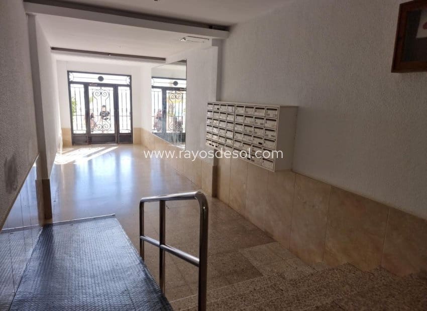 2 bedroom Apartment for sale in La Villajoyosa / Vila Joiosa with garage - € 350,000 (Ref: 9395473)