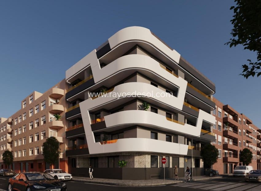 2 slaapkamer Penthouse te koop in Torrevieja met zwembad - € 359.000 (Ref: 9420613)