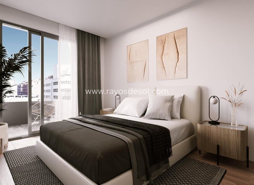 2 slaapkamer Penthouse te koop in Torrevieja met zwembad - € 359.000 (Ref: 9420613)
