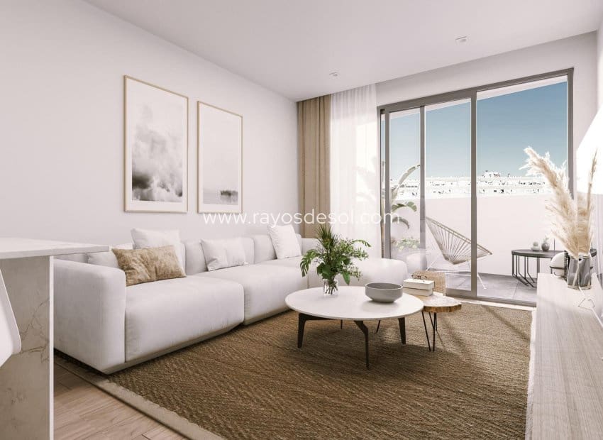 3 soveværelse Penthouse til salg i Torrevieja med swimmingpool - € 440.000 (Ref: 9420614)