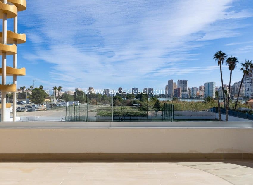 2 bedroom Apartment for sale in Calpe / Calp with pool - € 405,000 (Ref: 9426654)
