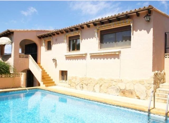 4 Zimmer Villa zu verkaufen in Benissa mit Pool - 615.000 € (Ref: 9426656)