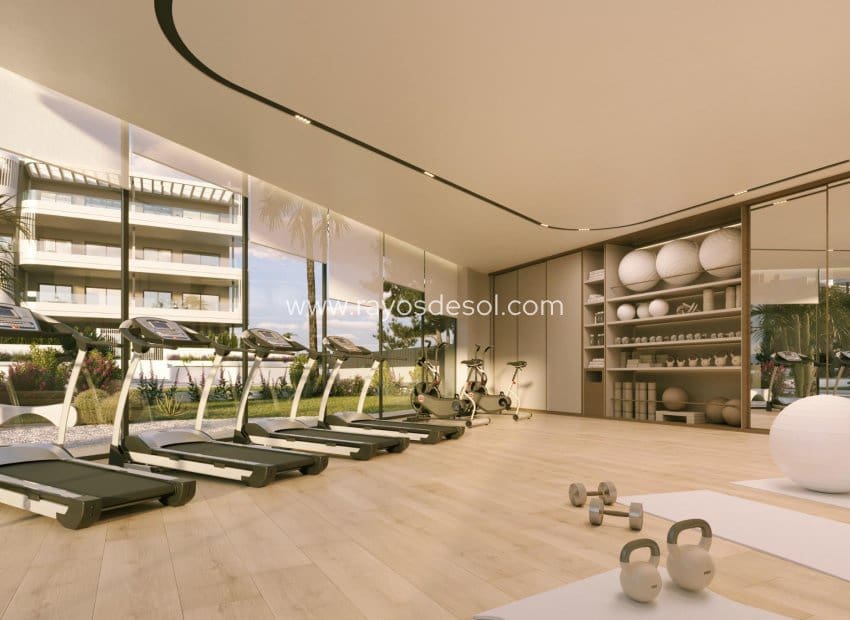 2 slaapkamer Penthouse te koop in Torrevieja met zwembad - € 325.000 (Ref: 9440815)