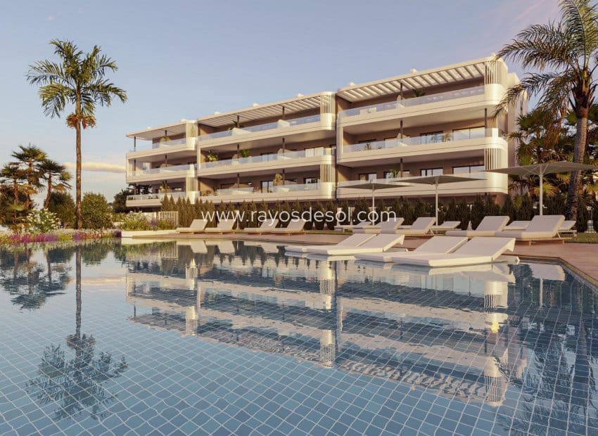 2 soveværelse Lejlighed til salg i Torrevieja med swimmingpool - € 305.000 (Ref: 9440816)