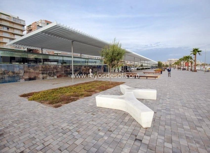 3 bedroom Apartment for sale in Santa Pola with pool - € 375,000 (Ref: 9464821)