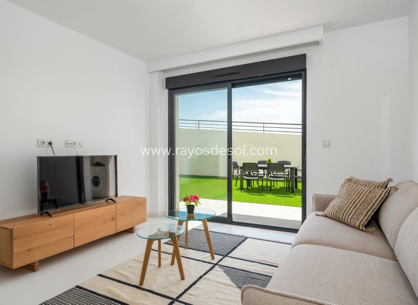 2 sovrum Lägenhet till salu i San Miguel de Salinas med pool - 220 000 € (Ref: 9464828)