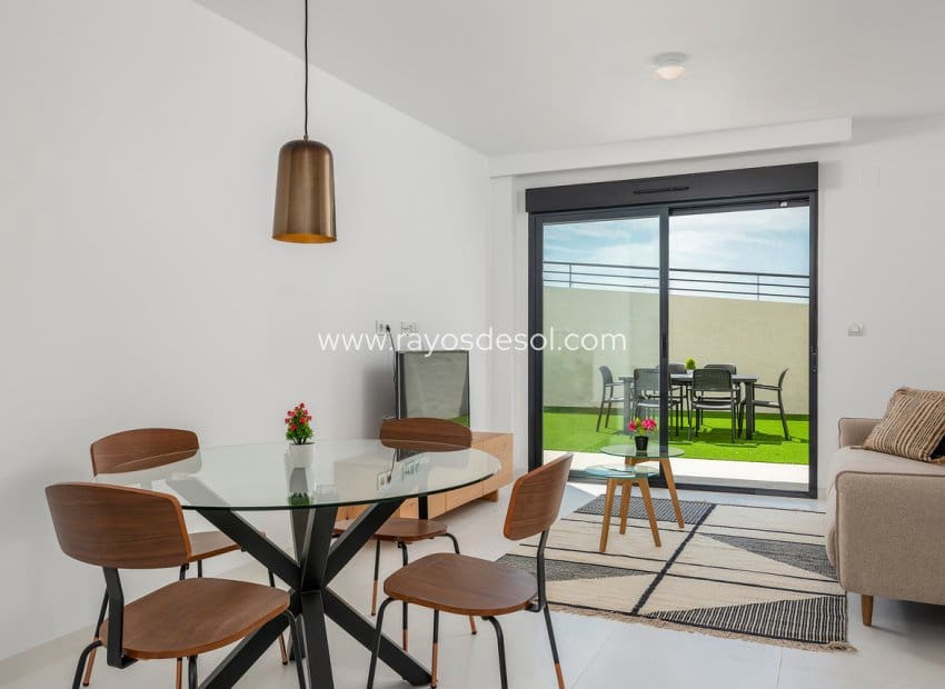 2 sovrum Lägenhet till salu i San Miguel de Salinas med pool - 220 000 € (Ref: 9464828)