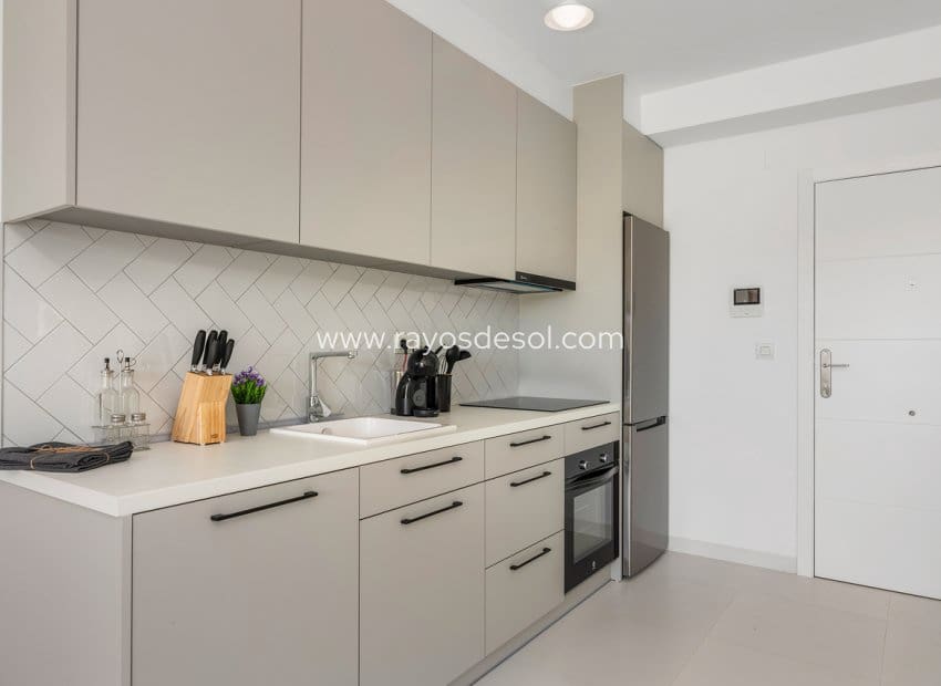 2 sovrum Lägenhet till salu i San Miguel de Salinas med pool - 220 000 € (Ref: 9464828)