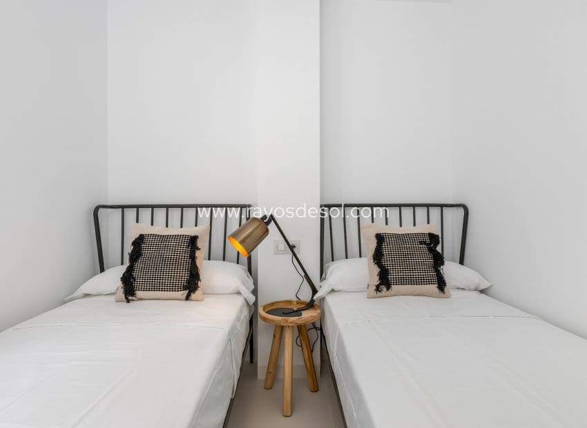 2 sovrum Lägenhet till salu i San Miguel de Salinas med pool - 220 000 € (Ref: 9464828)