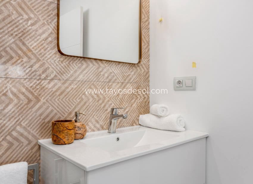 2 sovrum Lägenhet till salu i San Miguel de Salinas med pool - 220 000 € (Ref: 9464828)