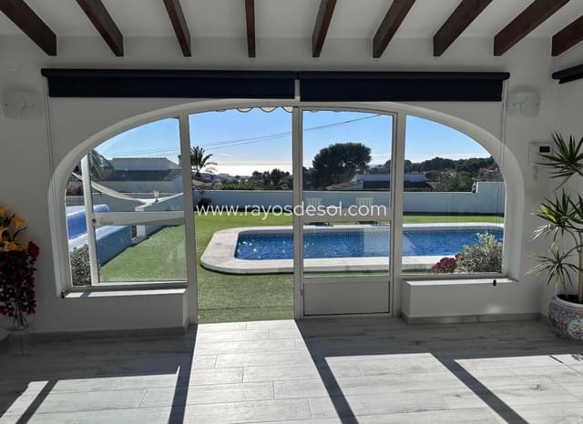 Chalet de 3 habitaciones en Moraira, Teulada-Moraira en venta con piscina - 850.000 € (Ref: 9466301)