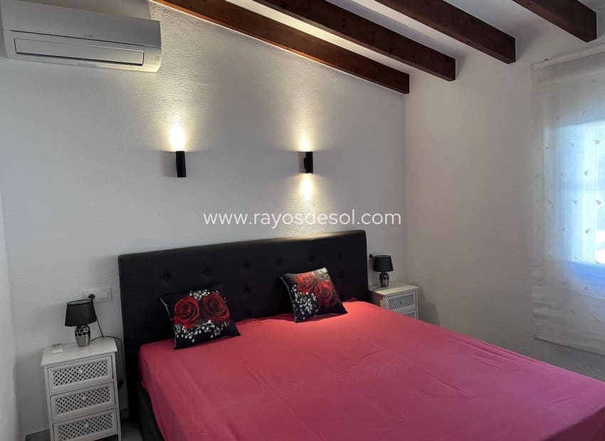 Chalet de 3 habitaciones en Moraira en venta con piscina - 850.000 € (Ref: 9466301)