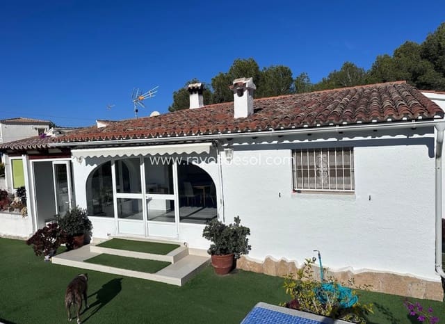Chalet de 3 habitaciones en Moraira, Teulada-Moraira en venta con piscina - 850.000 € (Ref: 9466301)