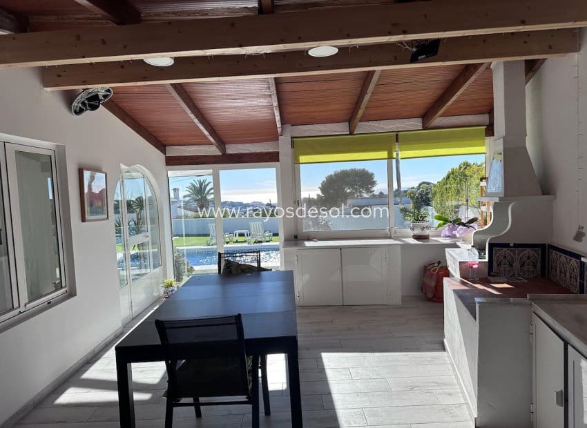 Chalet de 3 habitaciones en Moraira en venta con piscina - 850.000 € (Ref: 9466301)