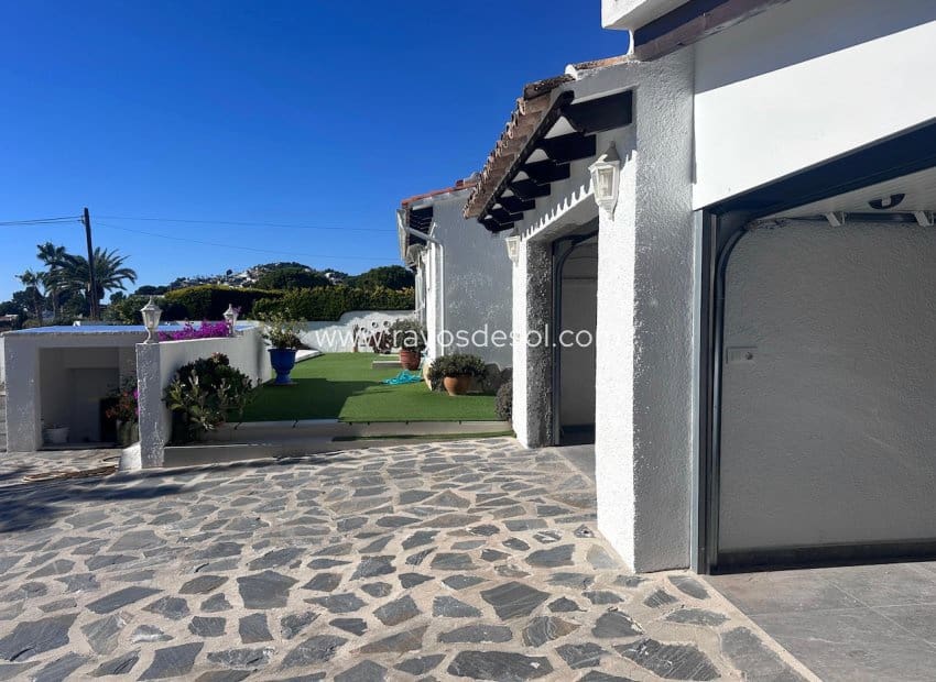 Chalet de 3 habitaciones en Moraira en venta con piscina - 850.000 € (Ref: 9466301)