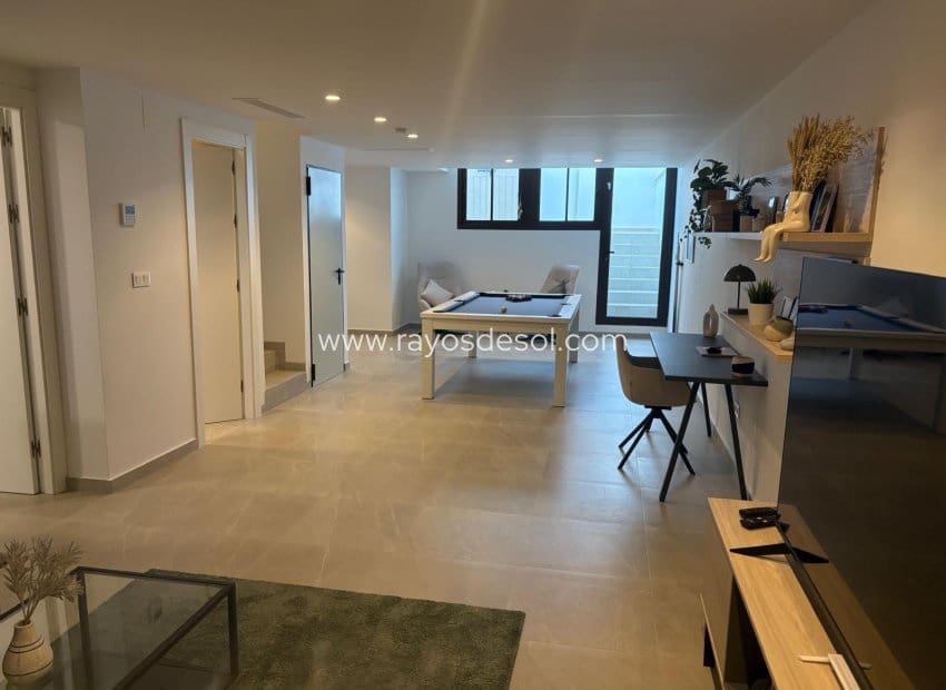 3 bedroom Villa for sale in Algorfa with pool - € 485,000 (Ref: 9487912)