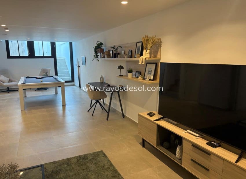 3 bedroom Villa for sale in Algorfa with pool - € 485,000 (Ref: 9487912)